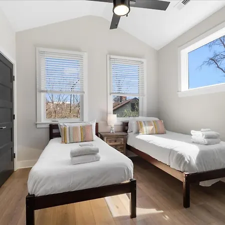 Holiday home The Nordic By Local Nashville