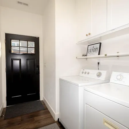 Holiday home Germantown-Adjacent 4Br Home With Private Deck & Grill Nashville
