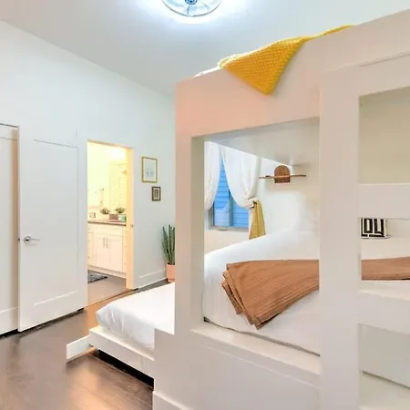 The Pardi House By Local Holiday home