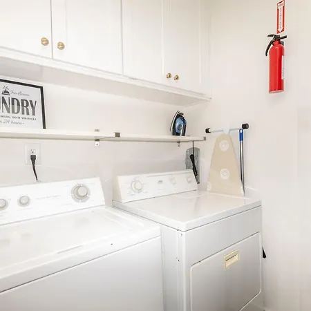 Germantown-Adjacent 4Br Home With Private Deck & Grill Holiday home