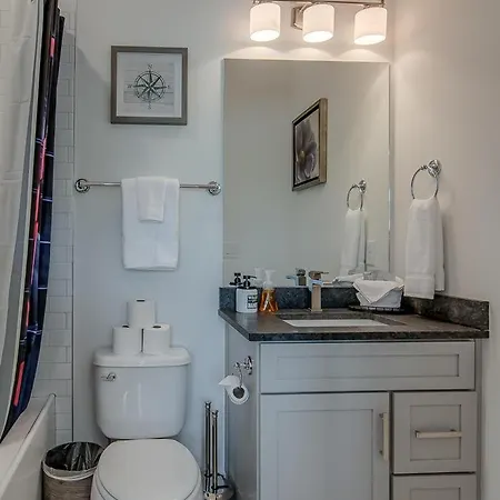 The East Side Vibe By Local Holiday home