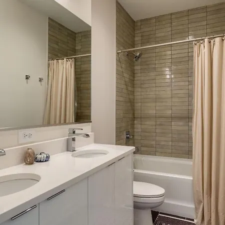 Sleeps 16 2 Modern Townhomes Minutes To Broadway Lischey 98 Degrees By Avantstay Holiday home *
