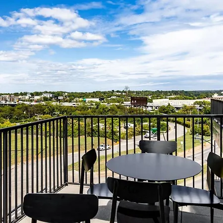 Lindsley By Avantstay Apartment