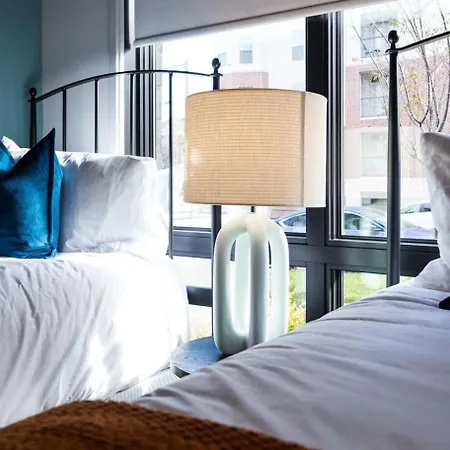 Nightlife By Avantstay Holiday home