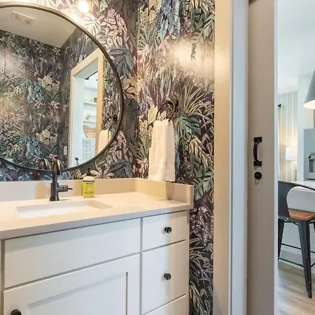 Let The Good Times Roll By Local Holiday home Nashville