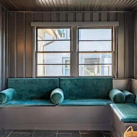 Chapel House By Avantstay Holiday home