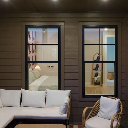 Holiday home Newly Built 4bdr Townhome W Balcony Minutes To Broadway Lischey By Avantstay *