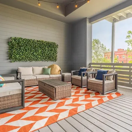 Holiday home The Broadway Lounge By Local *