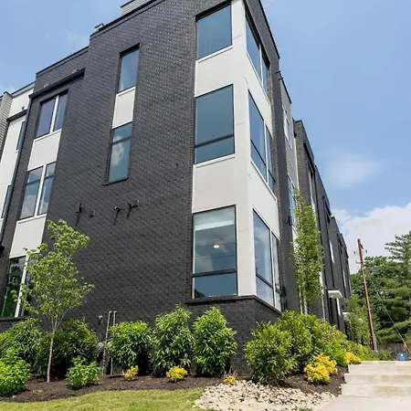 The Commodore By Local * Nashville