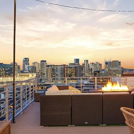 Holiday home Rooftop Views For Days At Archer House! *