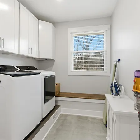 Spacious Modern Ranch 5 Miles To Downtown