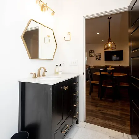 Holiday home Germantown-Adjacent 4Br Home With Private Deck & Grill *