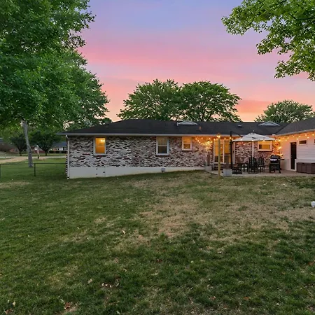 Holiday home Spacious Modern Ranch 5 Miles To Downtown *