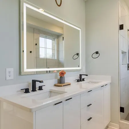 Sleeps 16 2 Modern Townhomes Minutes To Broadway Lischey 98 Degrees By Avantstay * Nashville