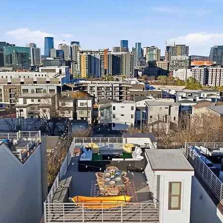 Rooftop Views For Days At Archer House! Holiday home
