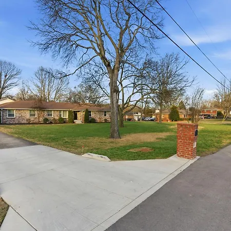 Spacious Modern Ranch 5 Miles To Downtown *