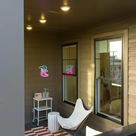 98 Degrees The Stage By Avantstay Holiday home *