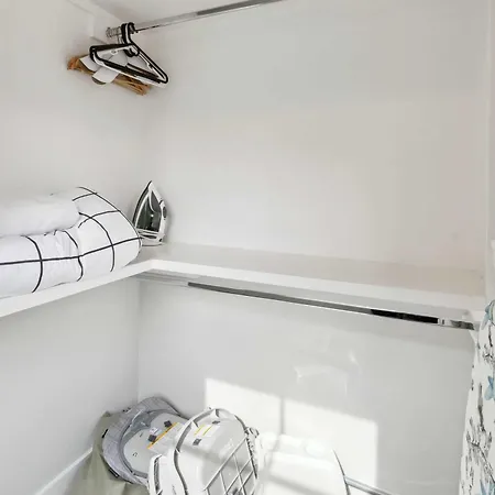 West End Oasis-new Building & Rooftop Views Holiday home