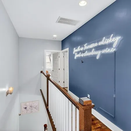 Speakeasy Game Room, Hot Tub, Fire Pit, King Bed - Close To Downtown * Nashville