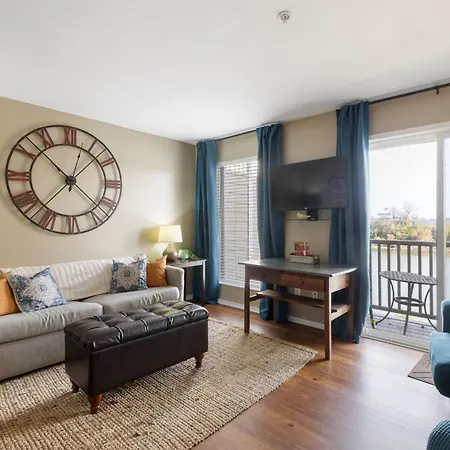Apartment Riverfront Near Downtown Nashville