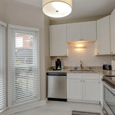 Holiday home Hillsboro Village-free Parking-9 Mins To Downtown! Nashville