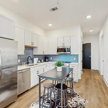 Apartment Main Street Retreat *