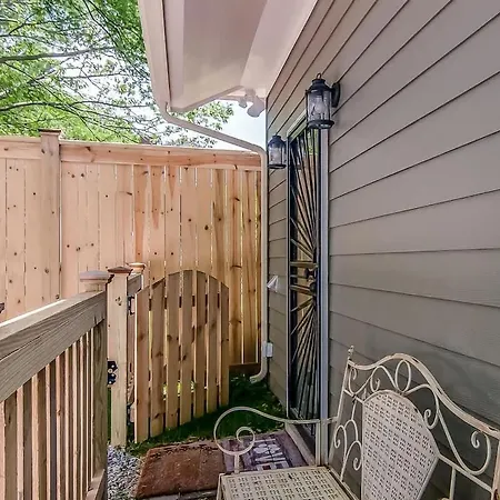 Apartment Rustic Walkable To Music Row! By Local *