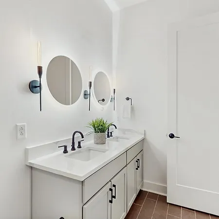 Main Street Retreat Apartment *