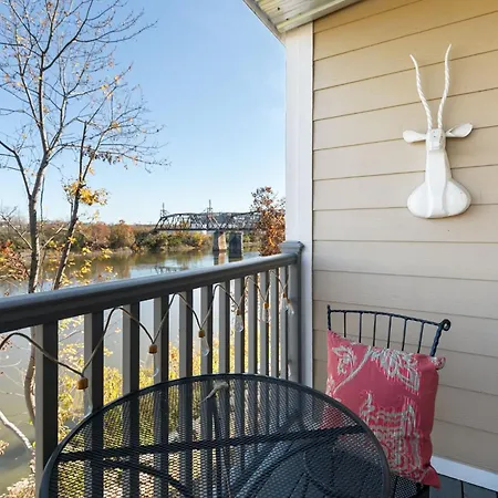 Apartment Downtown Riverfront Unit 762 *