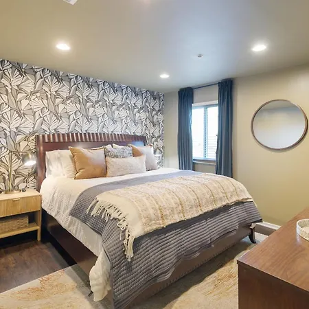 Downtown Riverfront Unit 762 Apartment *