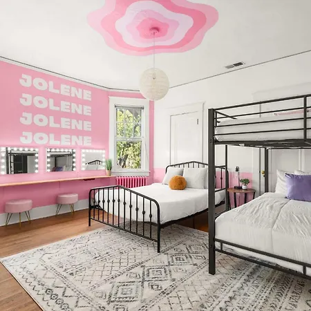 Dolly's Music Row Hideaway - Walkable Location Apartment *