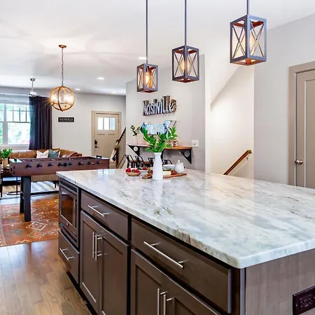 Apartment Waverly By Avantstay Nashville-inspired Townhome W Luxury Kitchen Pool Table *
