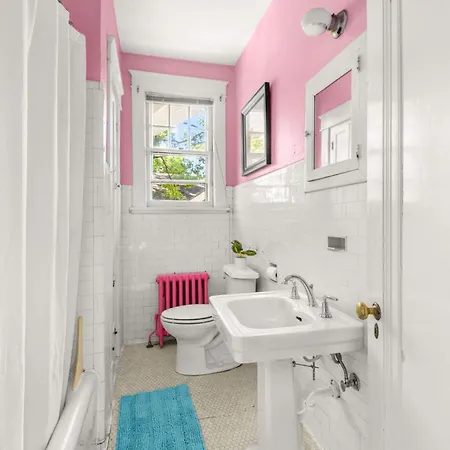 Apartment Dolly's Music Row Hideaway - Walkable Location