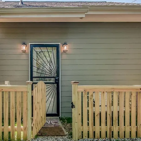 Rustic Walkable To Music Row! By Local Apartment