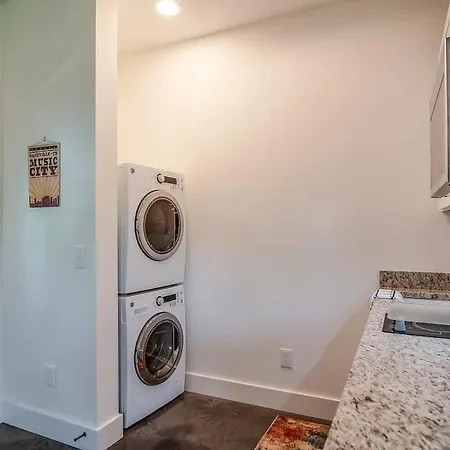 Rustic Walkable To Music Row! By Local Apartment Nashville