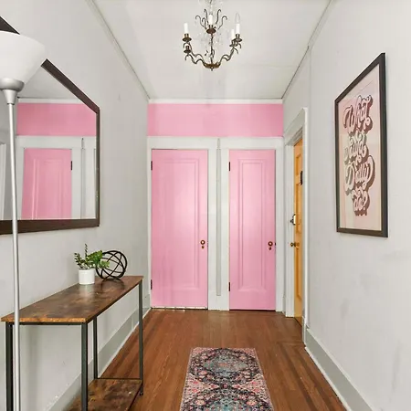 Dolly's Music Row Hideaway - Walkable Location Apartment