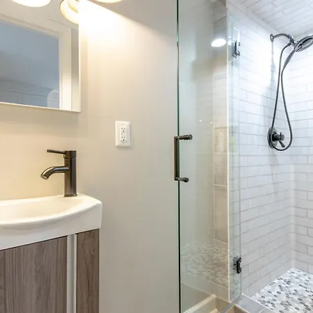 Steps From Hillsboro Village, Downtown 9 Mins Away Apartment