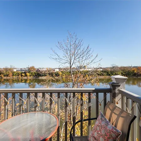 Downtown Riverfront Unit 780 Apartment *