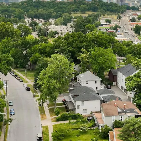 Waverly By Avantstay Nashville-inspired Townhome W Luxury Kitchen Pool Table Apartment *