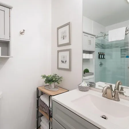 Downtown Riverfront Unit 762 Apartment *