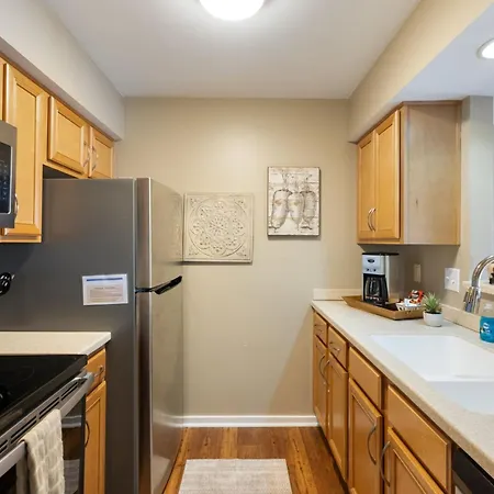 Apartment Riverfront Near Downtown *