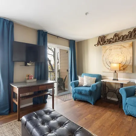 Apartment Riverfront Near Downtown