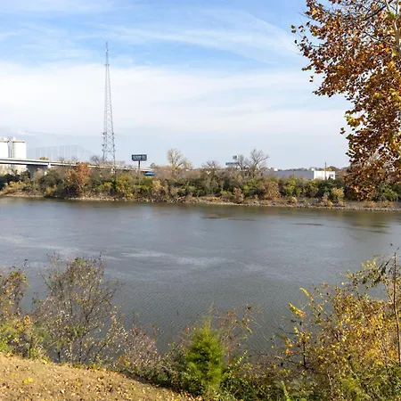 Riverfront Near Downtown Apartment Nashville