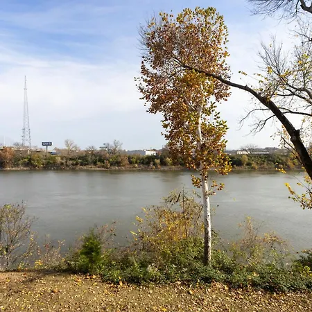 Apartment Riverfront Near Downtown *
