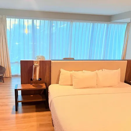 La Quinta & By Wyndham Downtown Stadium 3*