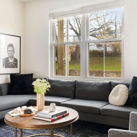 Hart Buyout 3 By Avantstay Two Town House Buyout W Modern Amenities In Holiday home *
