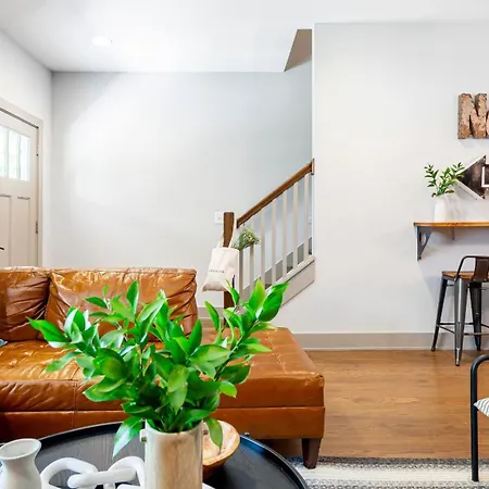 Apartment Waverly By Avantstay Nashville-inspired Townhome W Luxury Kitchen Pool Table