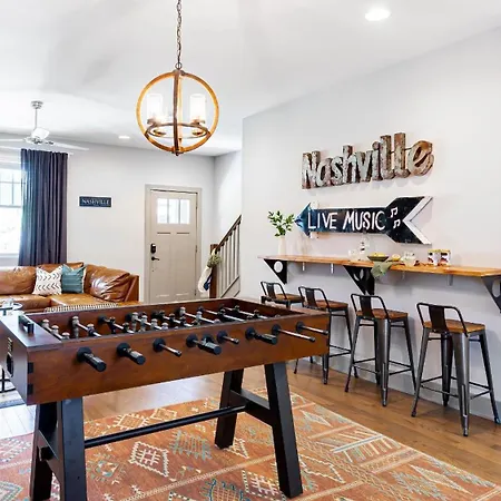 Waverly By Avantstay Nashville-inspired Townhome W Luxury Kitchen Pool Table *