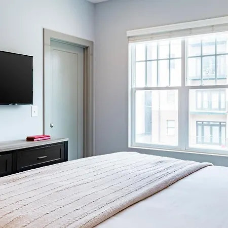Waverly By Avantstay Nashville-inspired Townhome W Luxury Kitchen Pool Table *
