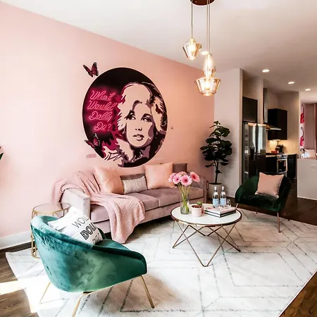 New Dollys Dream 12 Beds Downtown Nash Opry Karaoke Holiday home Nashville
